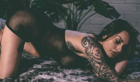 HelRae @helraesg cover picture