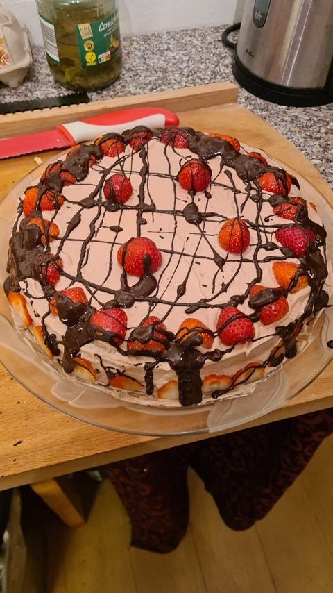 Laura @heylaura cover picture