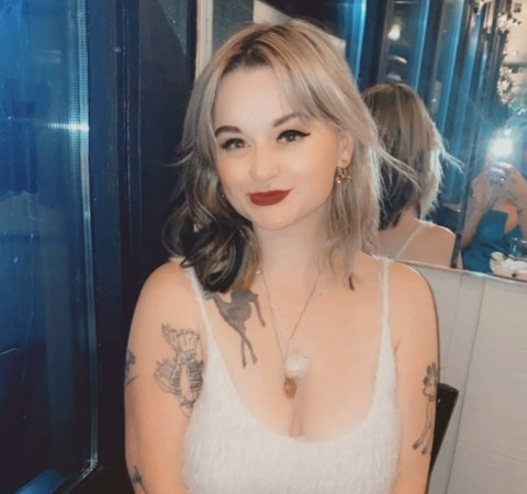 Elsi K @hihunnibunny cover picture