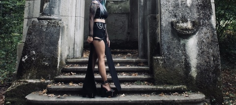 🧁•𝓗𝓸𝓵𝓵𝔂•🧁 @hollyhellfree cover picture