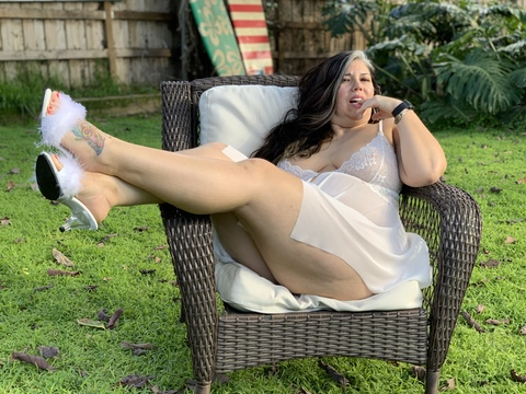 hotmommaxine @hotmommaxine cover picture