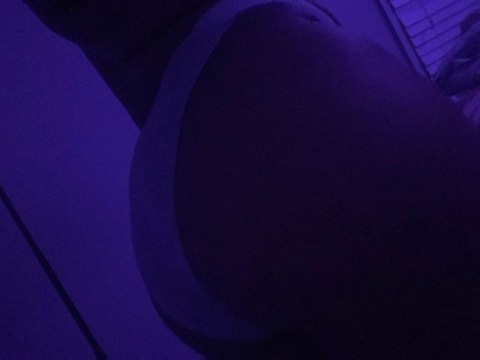 thick bitch @hugeass cover picture