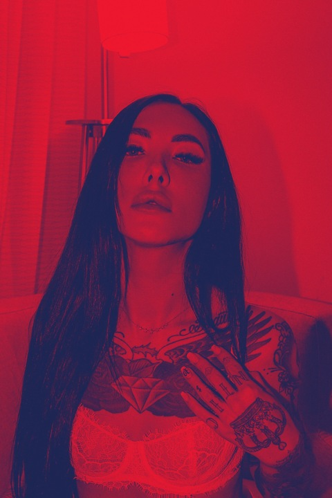 Tina Woods @iamtinawoods cover picture