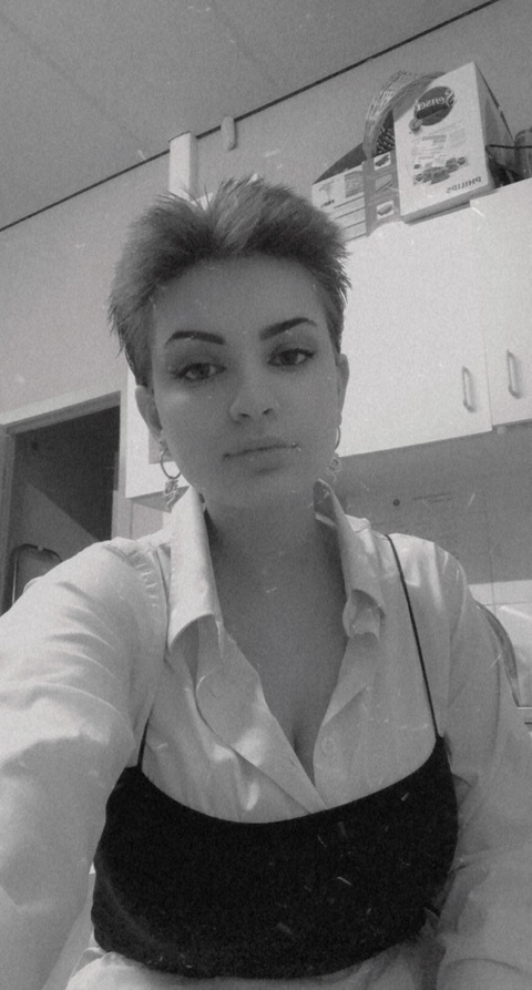 Diana @imdiana cover picture