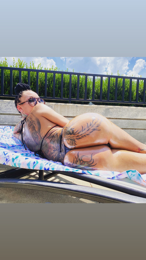 Bella Bellz @inkybellabellz cover picture