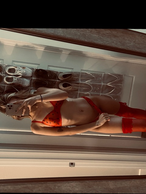 Kylee @itskyleet cover picture