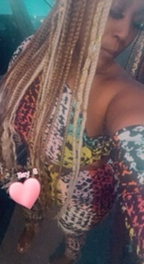 Stacks @itssummerworld cover picture