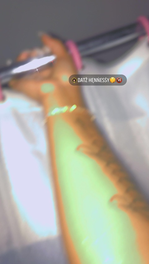 Jæ🌶 @jhenny07112021 cover picture