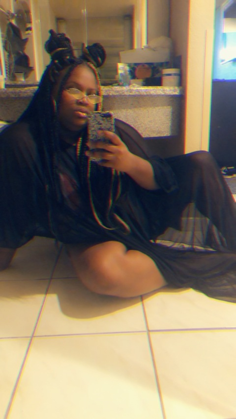 Julee @julee cover picture