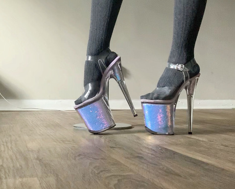 Em the Pole Dancer @just-peachy cover picture