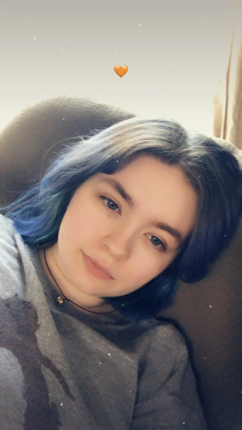 Karmen @karmenray cover picture