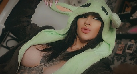 𝑲𝑨𝒀𝑳𝑬𝑰𝑮𝑯 𝑮𝑰𝑩𝑩𝒀 🖤 @kayleighgibby cover picture