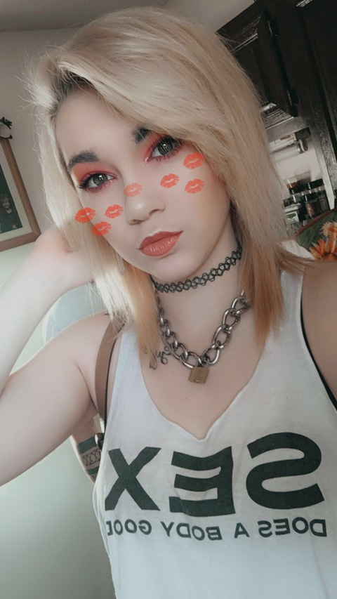 Kiki @kiki_love22 cover picture