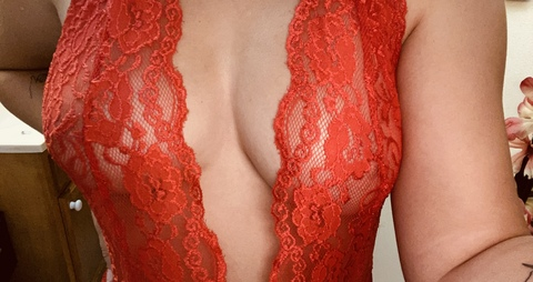 Kirsten @kinky_k21 cover picture