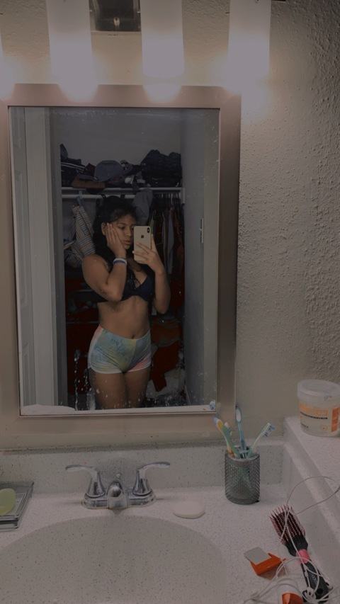 Yanori Contreras @la_diosahtx cover picture