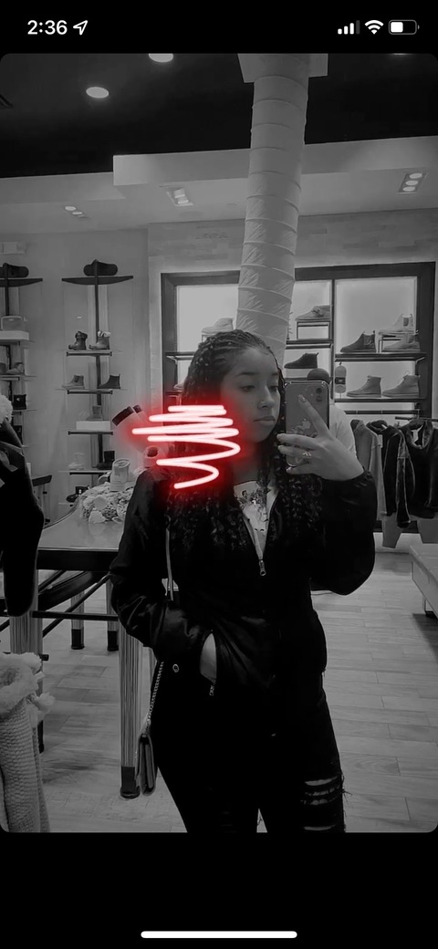 LainaG @lainag cover picture