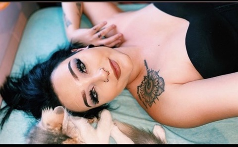 Cinnamonsundae🎀 @laneysue24 cover picture