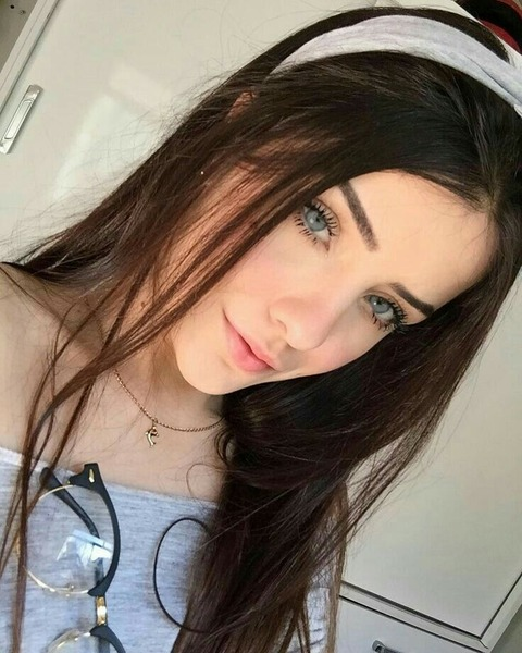 Laurav1 @laurav1 cover picture