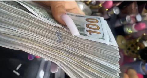 Leslie Ortiz @lesli3x0 cover picture