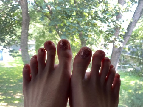 Lexi @lexileighof cover picture