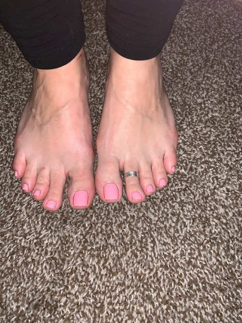 CelesteDione🦶🏻 @lilpiscesmoon cover picture