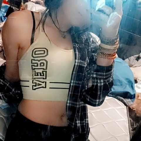 Jodi Shultz @lilsnicker cover picture