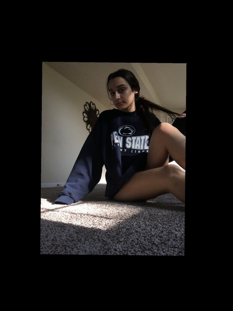 Olivia @livw22 cover picture