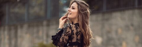 Andrea Caro @lizandreacaro cover picture