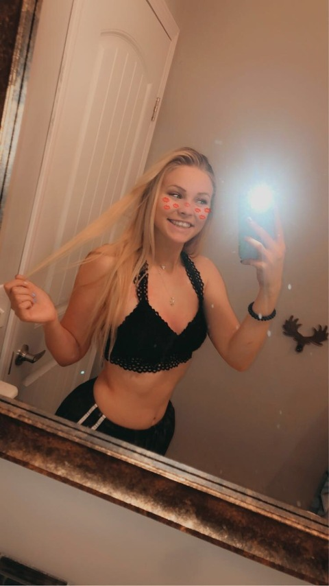 Lizzzz @lizzzz88 cover picture