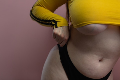 Lois @loisplz cover picture