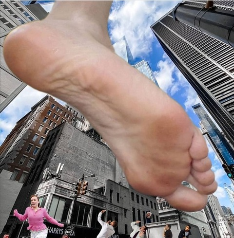 Lola Longfoot @longfootlola cover picture