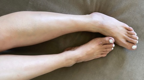 Love My Feet and Worship Me @lovemyfeetandworshipme cover picture