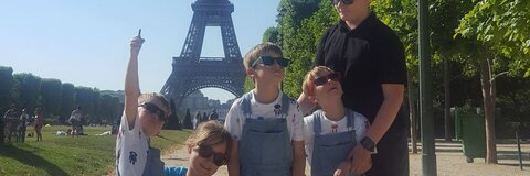 Lynsey Jayes @lynsey cover picture