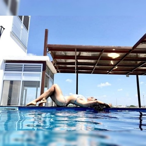 Mandi @mandipineda cover picture