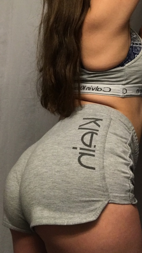 MauveBitch @mauvebxtch cover picture