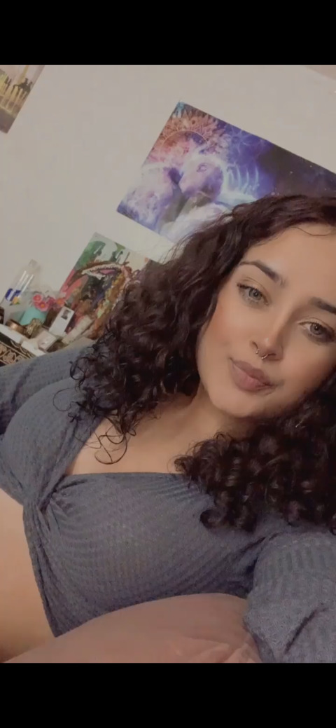 Alexandraa @megalexandraa cover picture