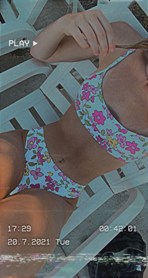 Megan Rose @meganrose.ee cover picture