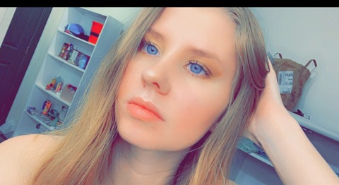 Mia @miagirl19 cover picture