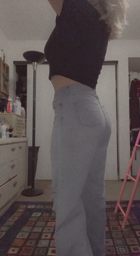 Mia peaches @miapeaches98 cover picture