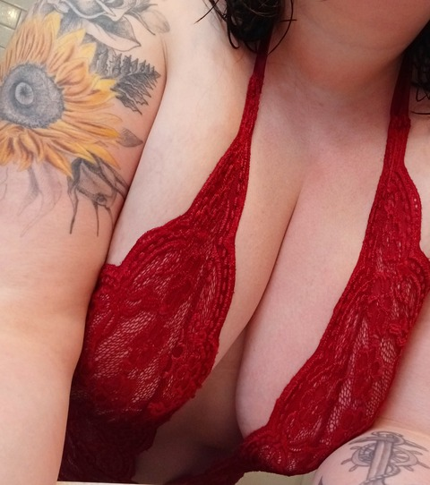 Mikaela @mickeym98 cover picture