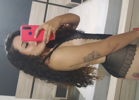 mirele oliveira @miihh cover picture