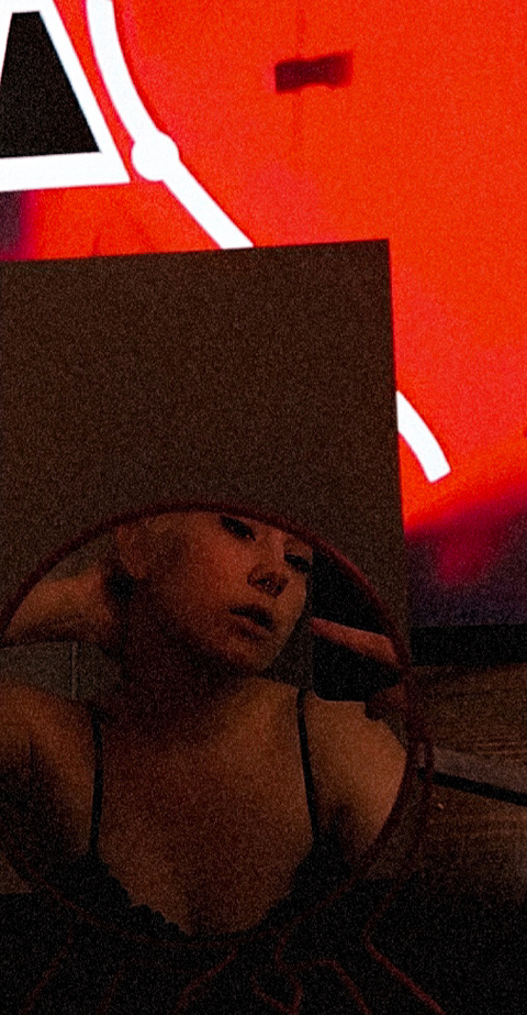 Molly Darlene @molly9 cover picture