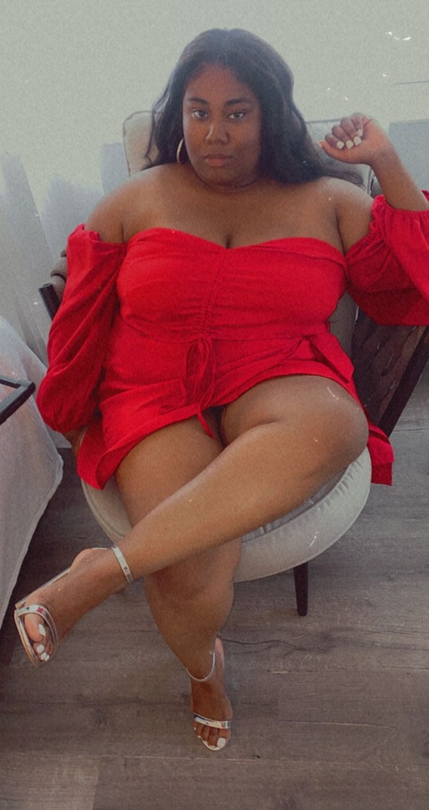 Monique @moniquem cover picture