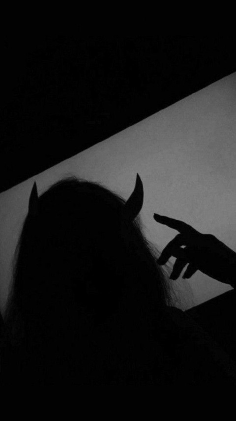 MoonlitPenny @moonlitpenny cover picture