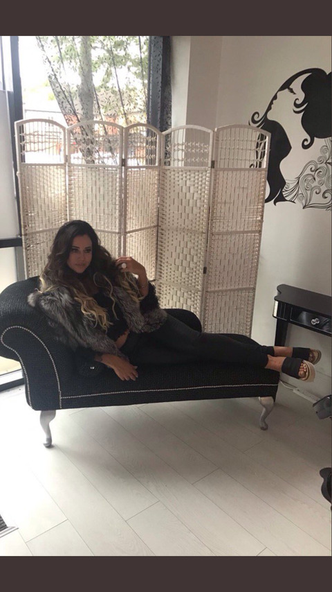 Lisa Maria Appleton @mslisaappleton cover picture