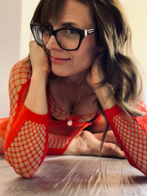 Nerdy Blogger Babe Naughty @nerdybloggerbabenawtyaf cover picture