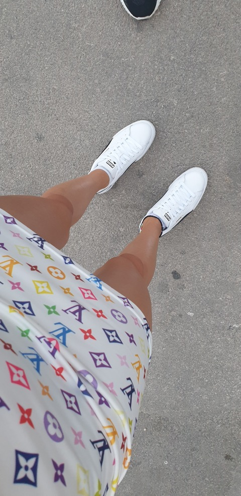 Nessa Moon @nesmoon cover picture