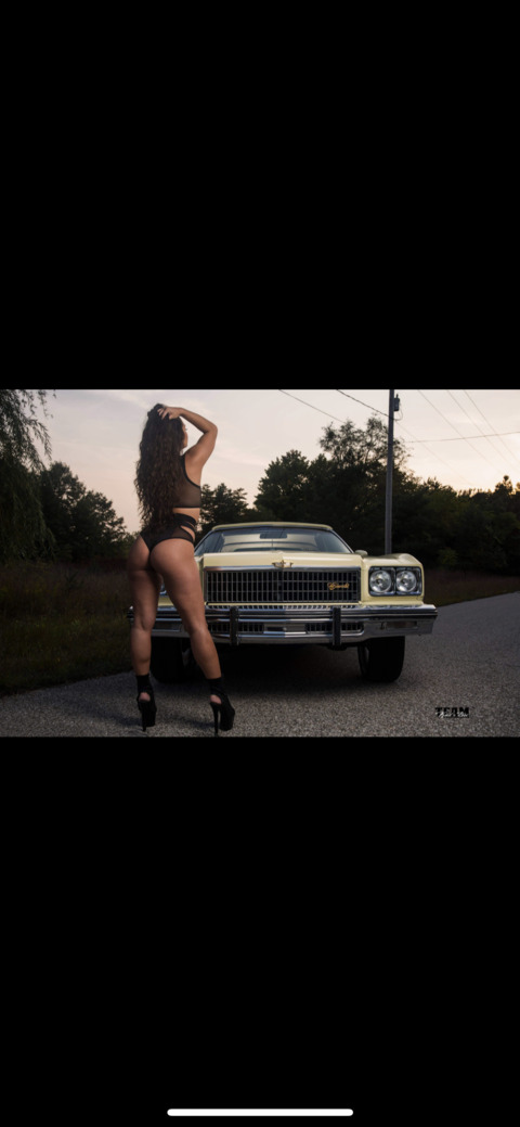 Nikki @nikki_ouu cover picture