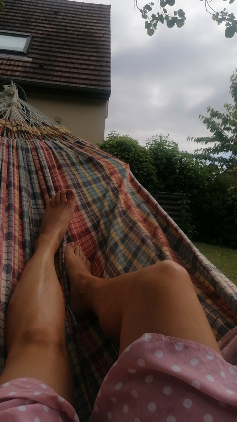 Nina @ninagonzales cover picture