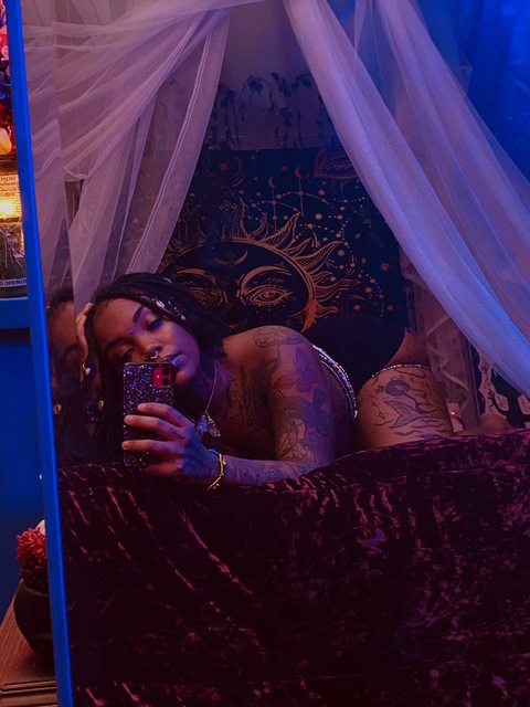 NOLA. @nolathegoddess cover picture